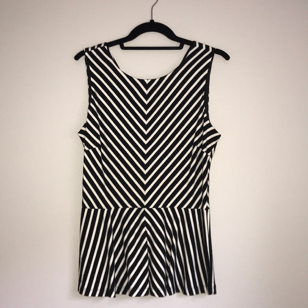 SIZE 8 BANANA REPUBLIC STRIPED BLOUSE